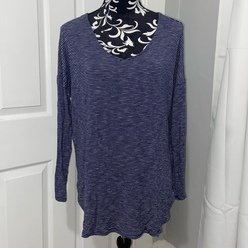 Old Navy luxe long sleeve v neck tunic tee